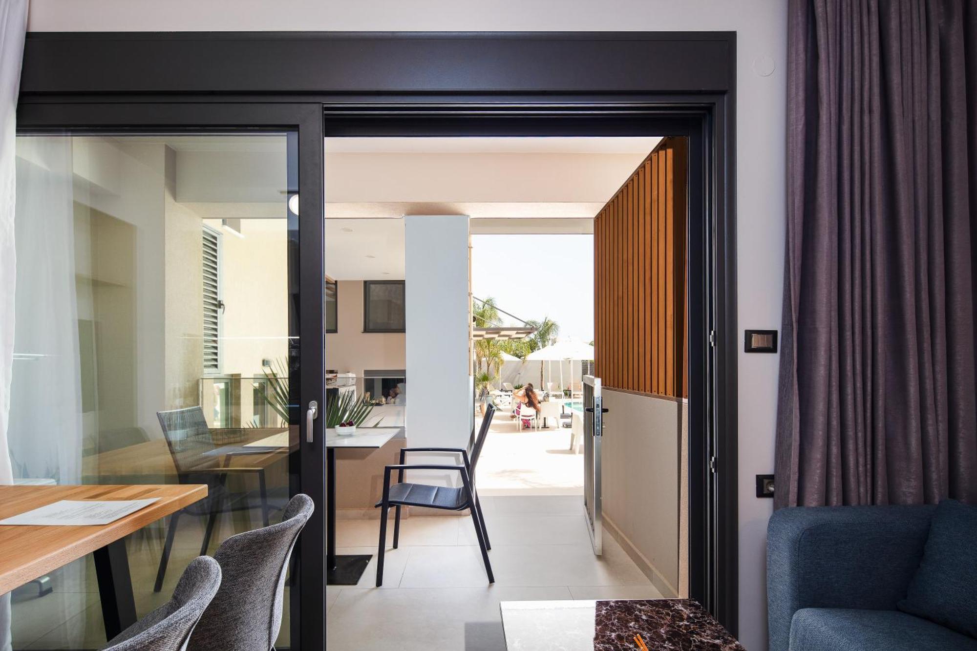 Sapphire Horizon Suites Kissamos Bagian luar foto